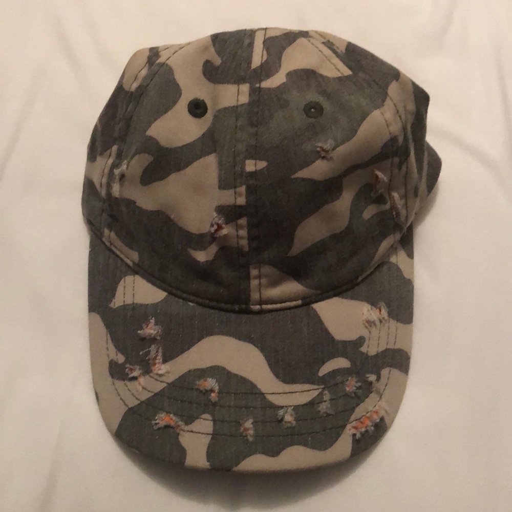 Camouflaged hat